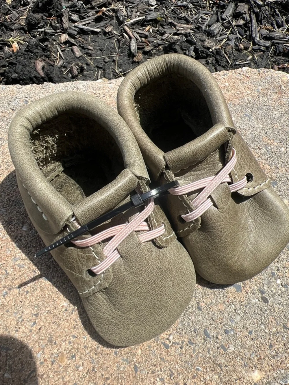 Freshly Picked Moccasins Infant Boys size 1 Leather Oxford